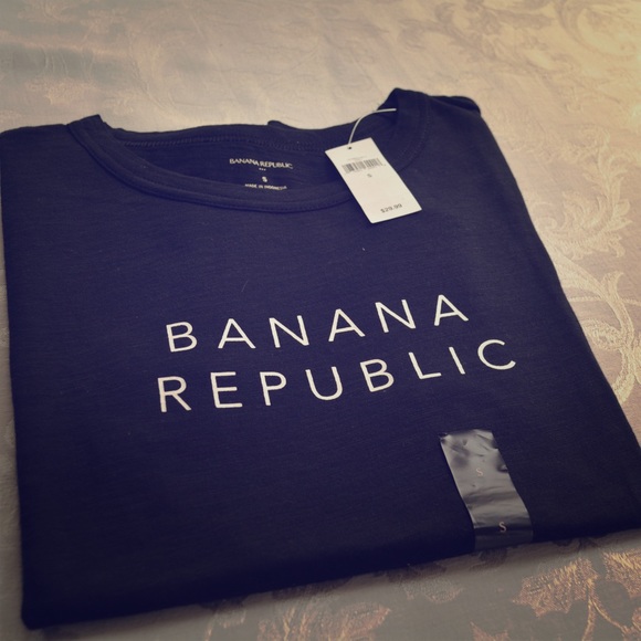 PICK A SIZE PURPLE NEW MEN’S BANANA REPUBLIC S//S GRAPHIC CREWNECK T-SHIRT